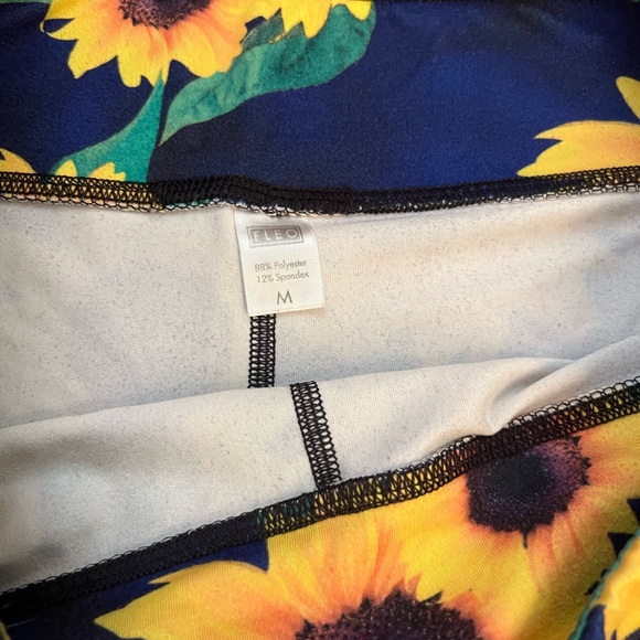 Fleo short. Size: medium - Picture 3 of 3